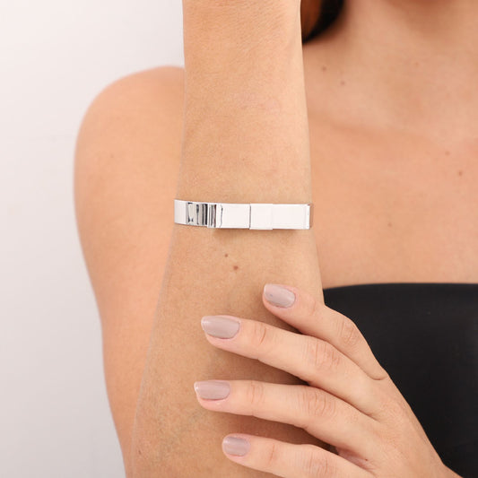 Bracelete semijoia com detalhe em laço