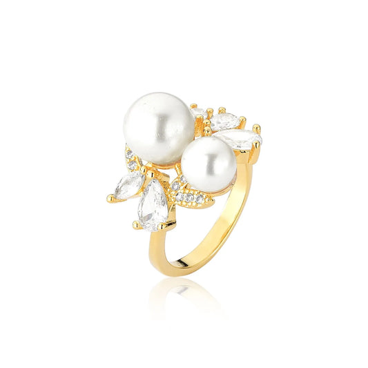 Anel pérola com detalhe cravejado